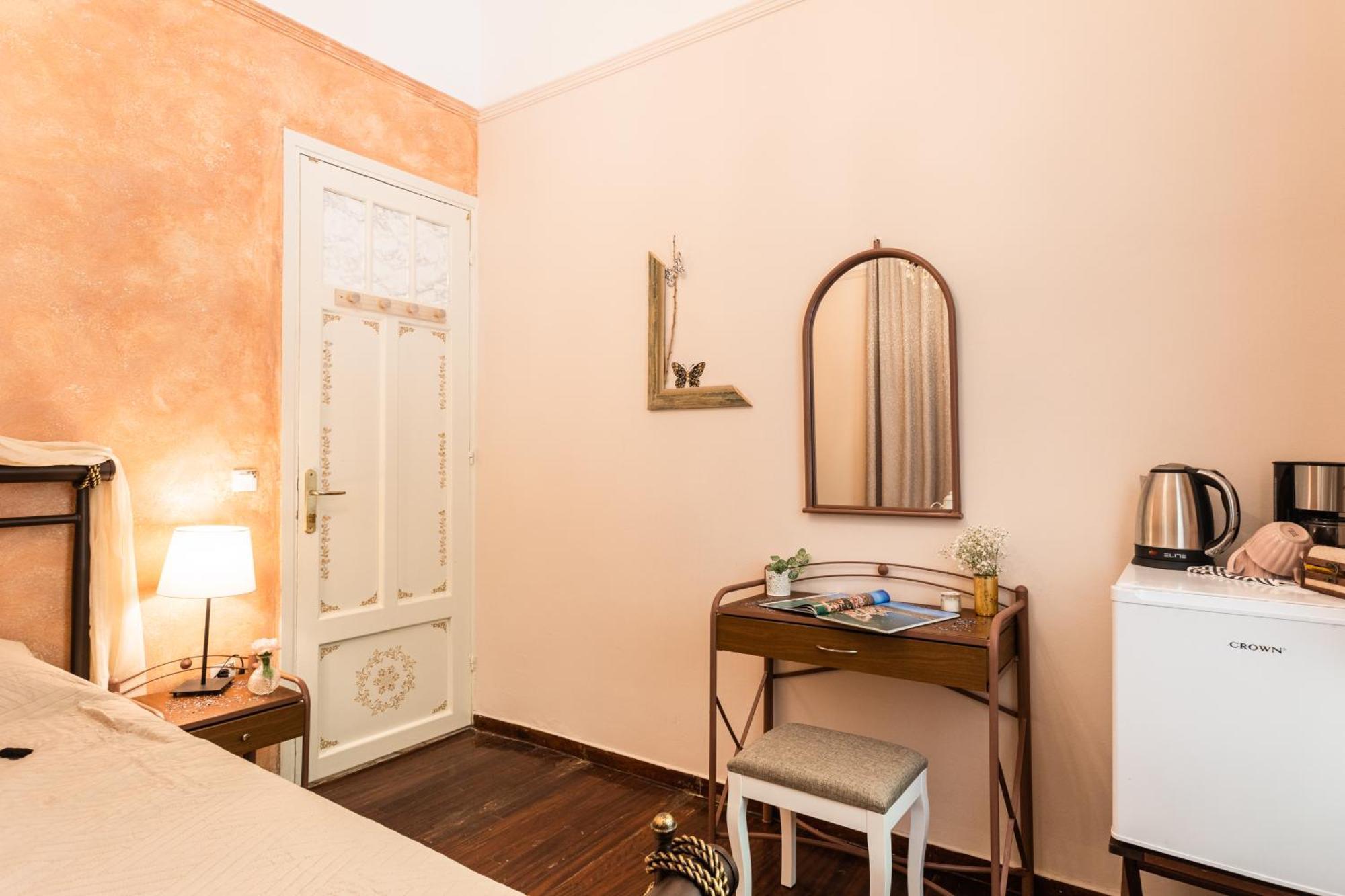 Alegria Simple Economy Rooms เอเธนส์ ภายนอก รูปภาพ