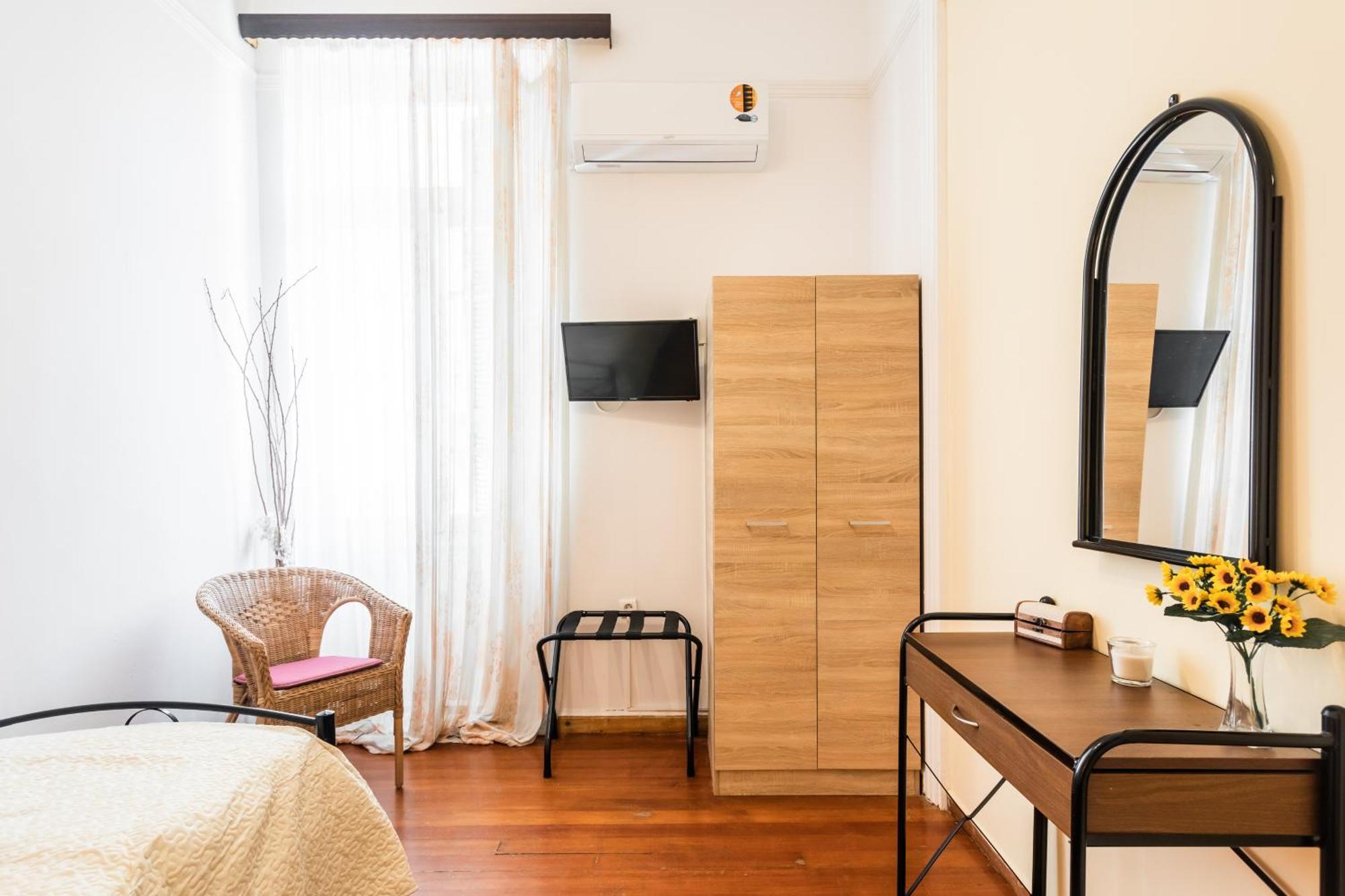 Alegria Simple Economy Rooms เอเธนส์ ภายนอก รูปภาพ