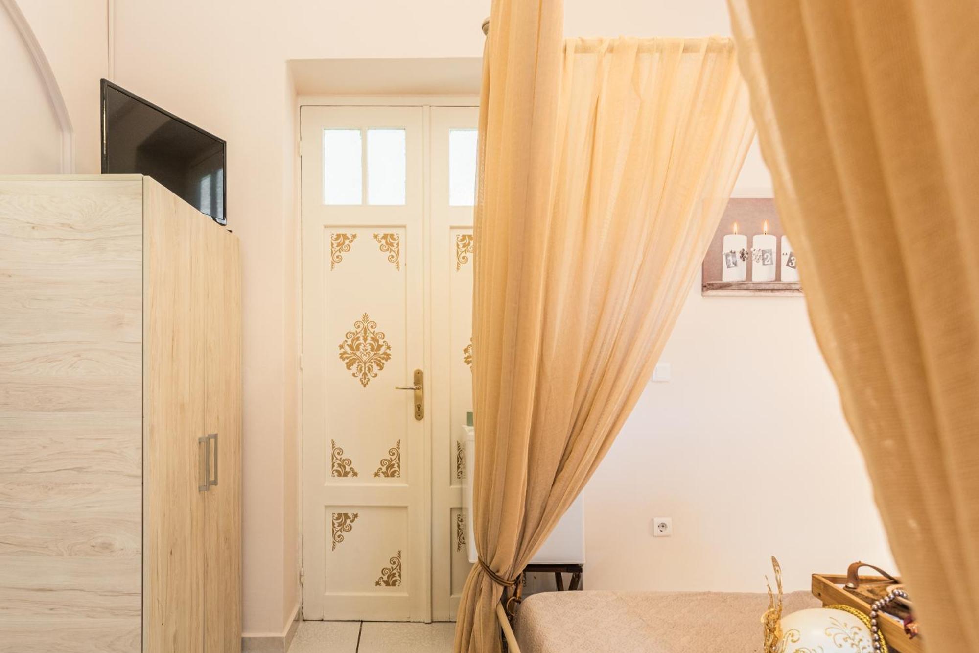 Alegria Simple Economy Rooms เอเธนส์ ภายนอก รูปภาพ